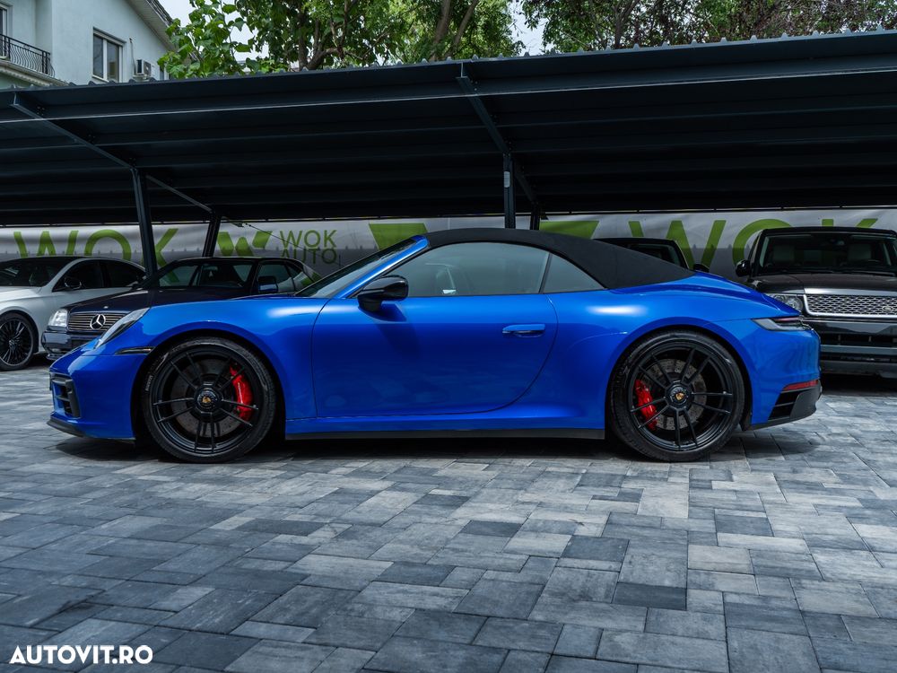 Porsche 911 4 GTS PDK - 10