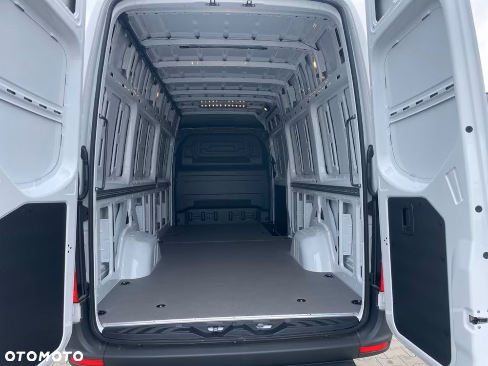 Mercedes-Benz Sprinter - 10