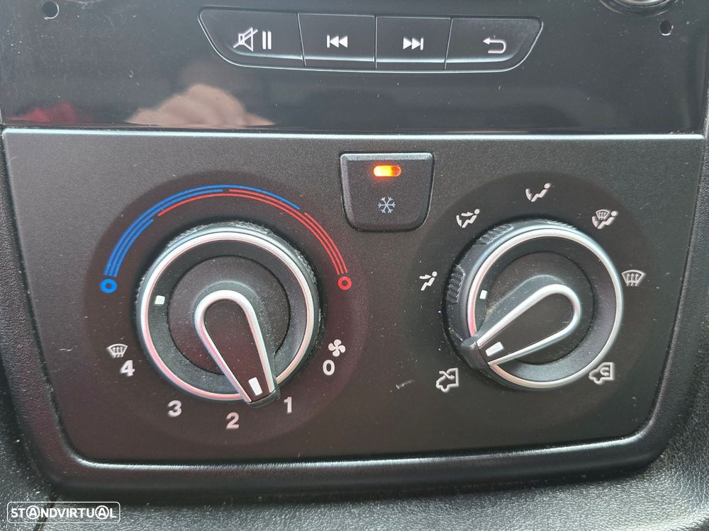 Citroën Jumper 2.0 BlueHDi 35 L4 - 9