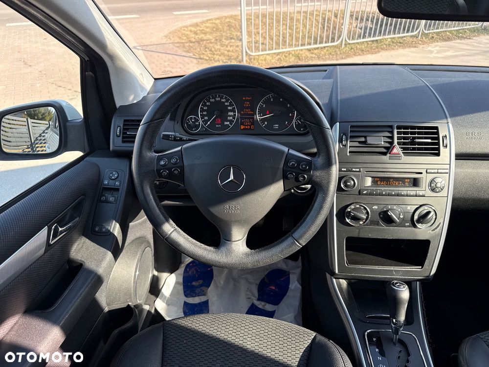 Mercedes-Benz Klasa A 180 Autotronic Avantgarde Special Edition - 17