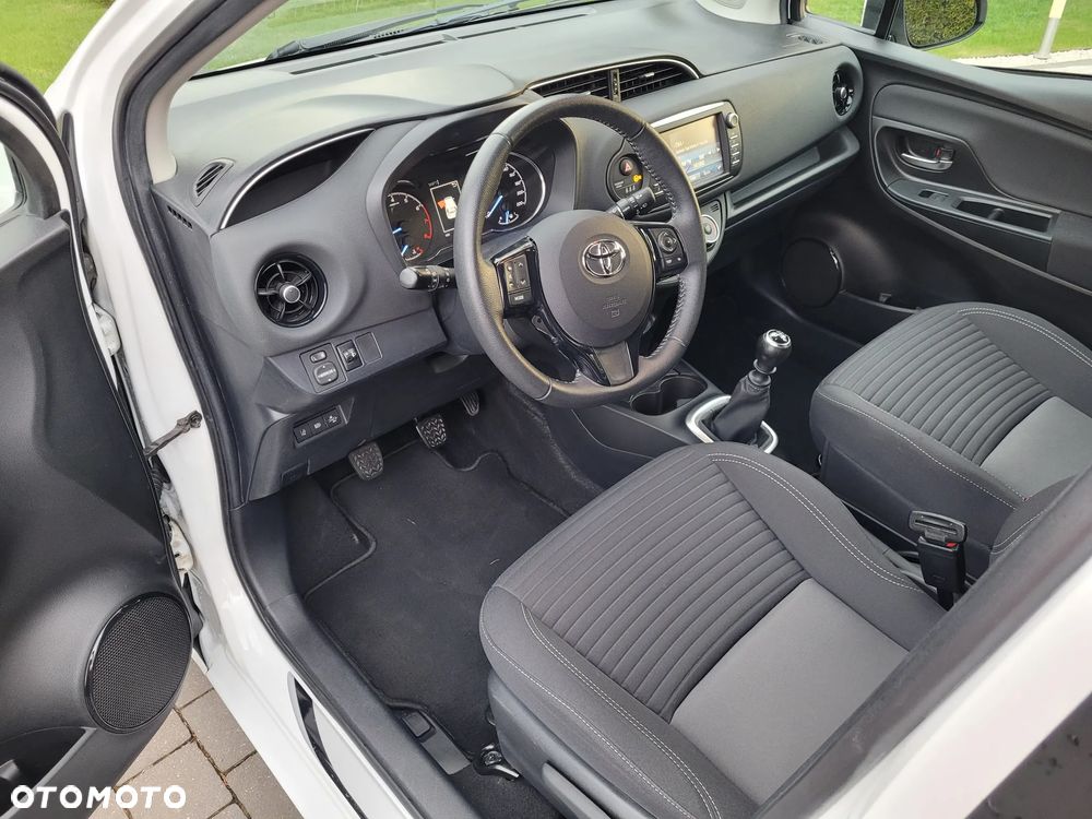Toyota Yaris 1.5 Premium - 9