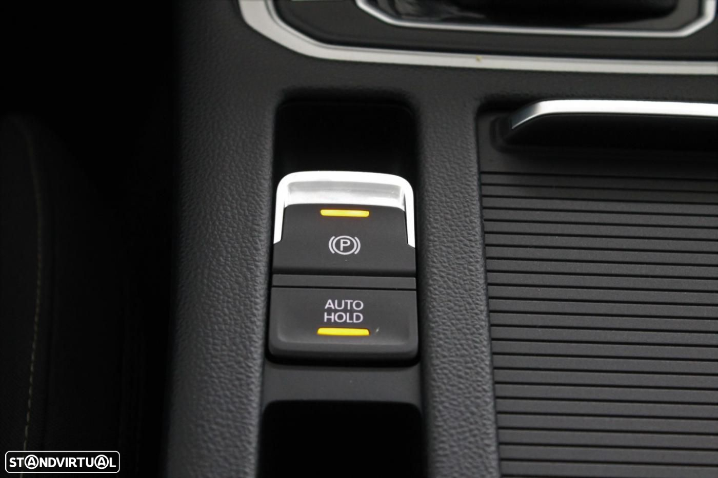 VW Passat Variant 1.6 TDI Confortline DSG - 31
