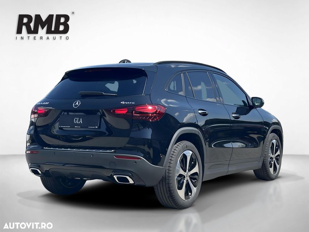 Mercedes-Benz GLA 220 4MATIC MHEV - 6