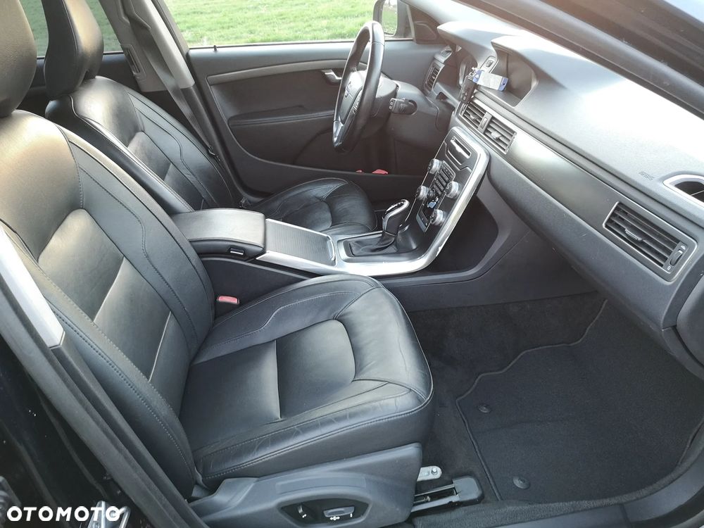Volvo V70 D3 Geartronic Summum - 34