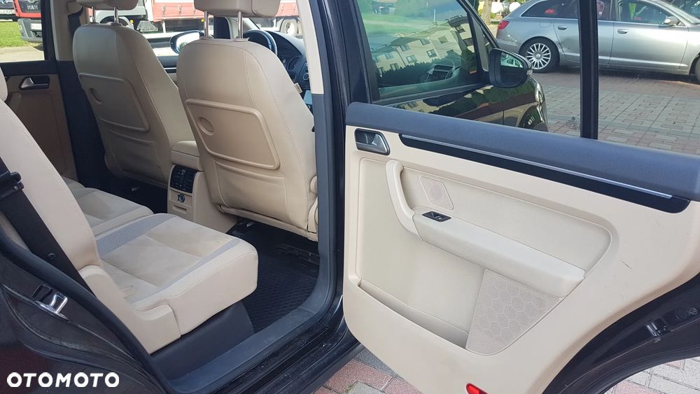 Volkswagen Touran 2.0 TDI DPF Highline DSG - 14