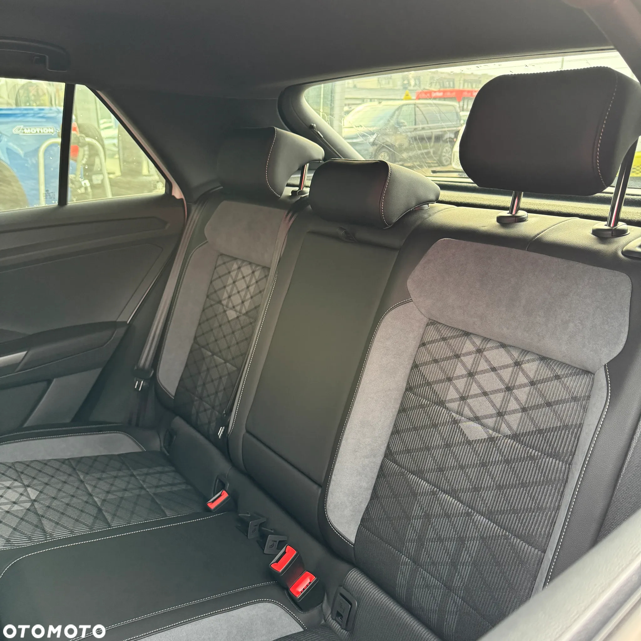 Volkswagen T-Roc 1.5 TSI R-Line DSG - 16