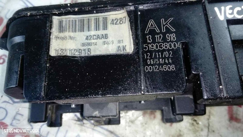 CAIXA RELÉS / FUSÍVEIS OPEL VECTRA C GTS 2002 - 1