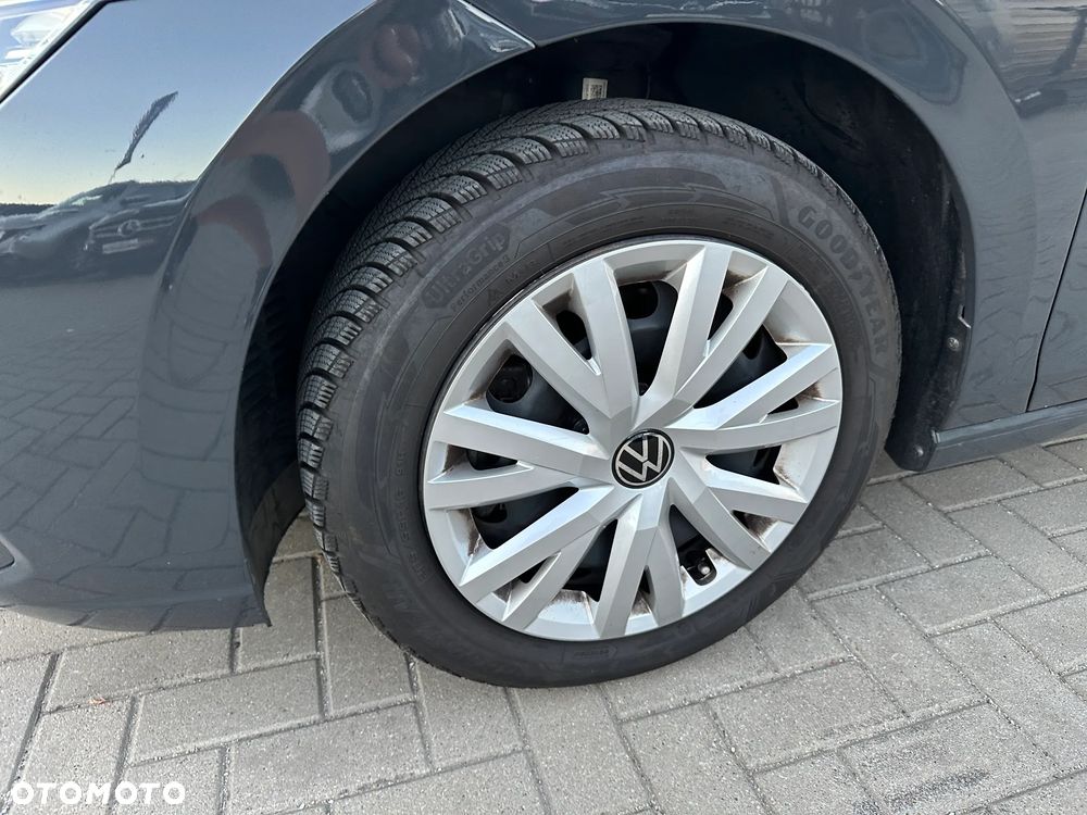 Volkswagen Golf - 32