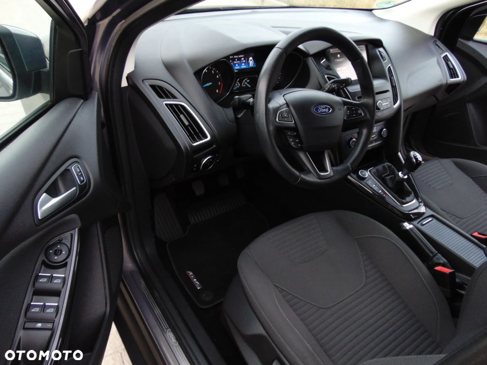 Ford Focus 1.0 EcoBoost Titanium - 10