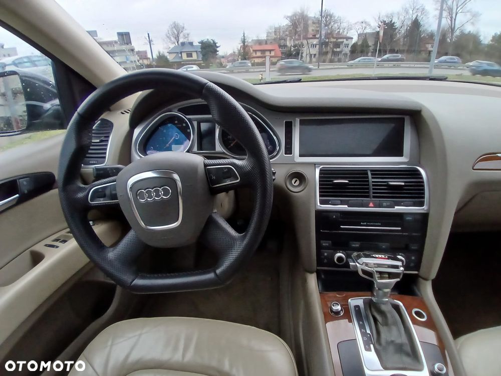 Audi Q7 3.0 TFSI Quattro Tiptronic - 25