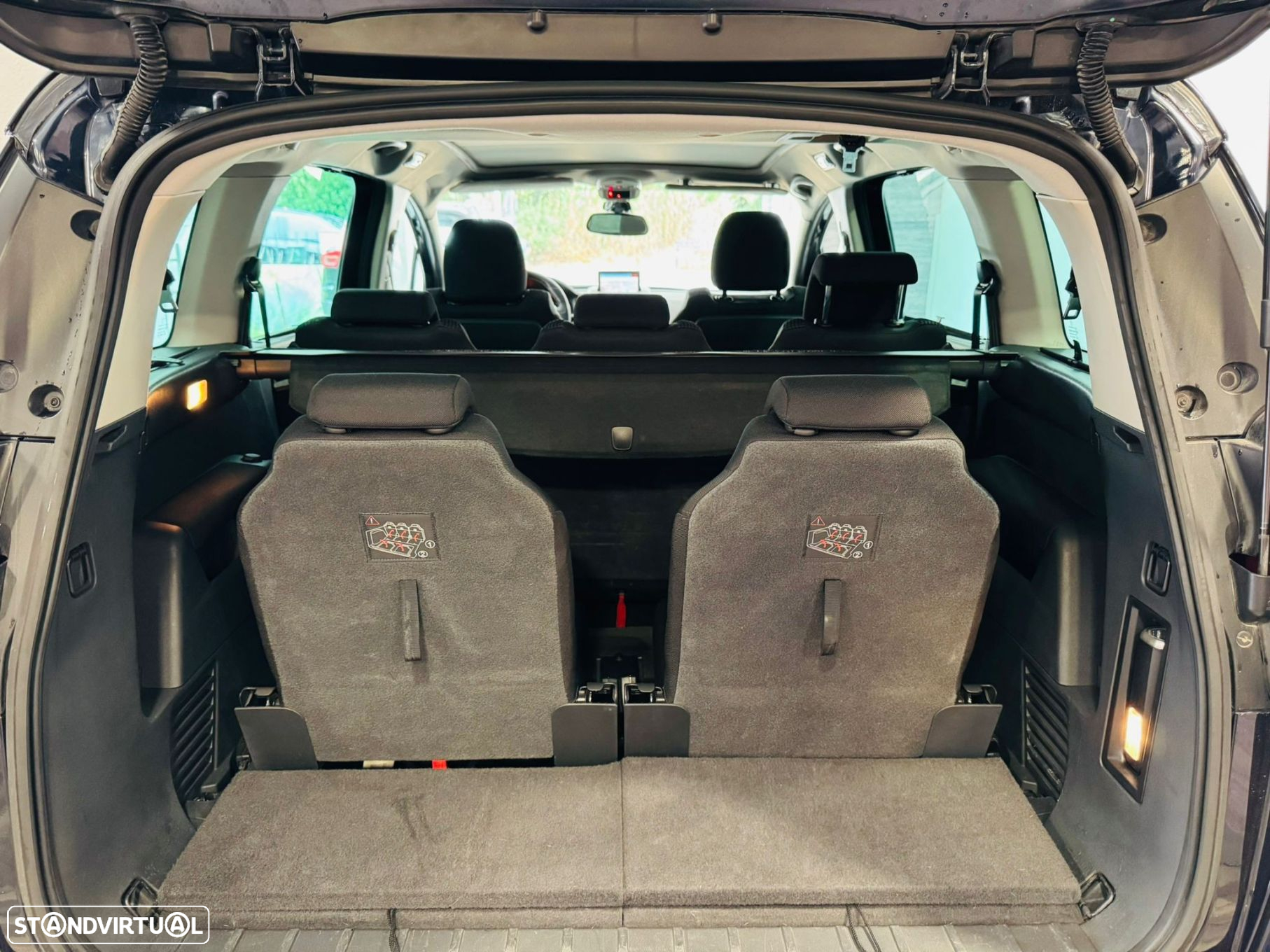 Peugeot 5008 1.6 E-HDi 7L Active 2-Tronic - 24