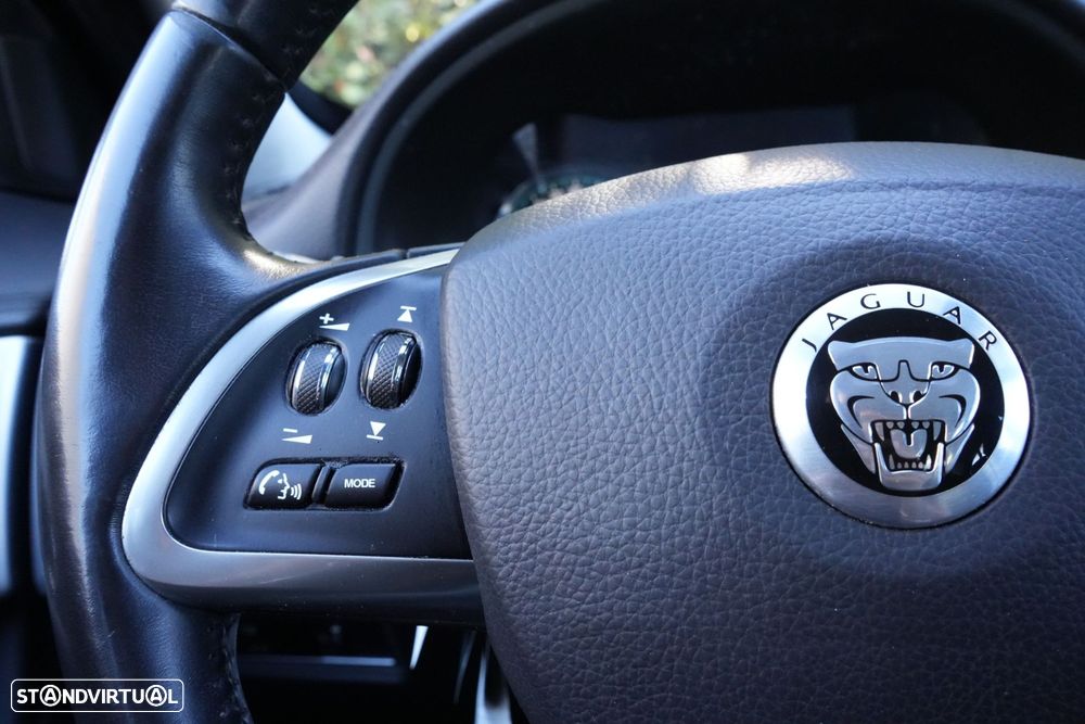 Jaguar XF 2.2 D Luxury - 12