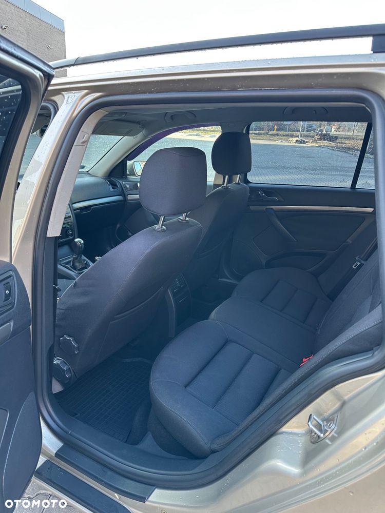 Skoda Octavia 1.6 FSI Elegance - 18