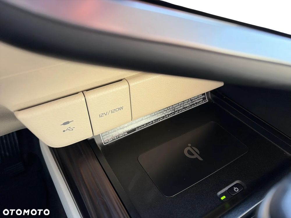 Toyota Camry 2.5 Hybrid Executive CVT - 26