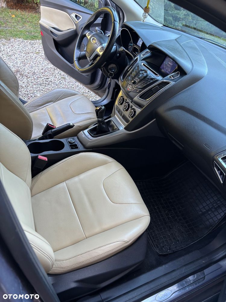 Ford Focus 1.6 Ambiente - 16
