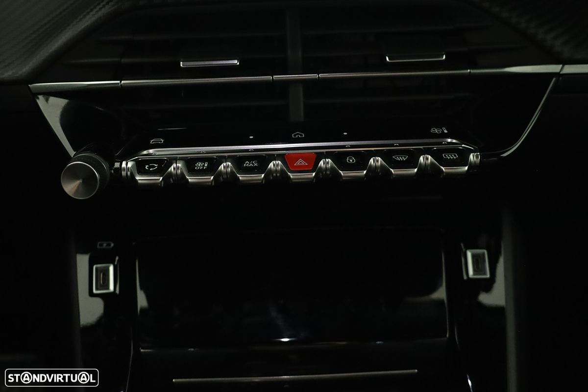 Peugeot 2008 1.2 PureTech Allure EAT8 - 13