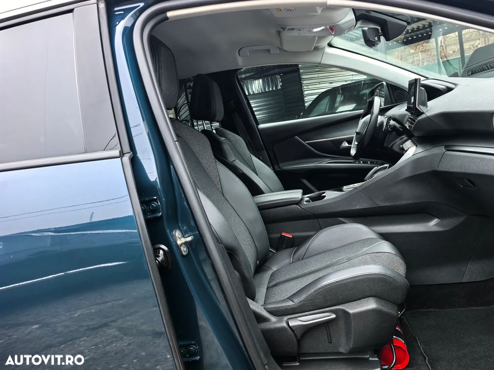 Peugeot 3008 Plug-In Hybrid 225 e-EAT8 Allure Pack - 6