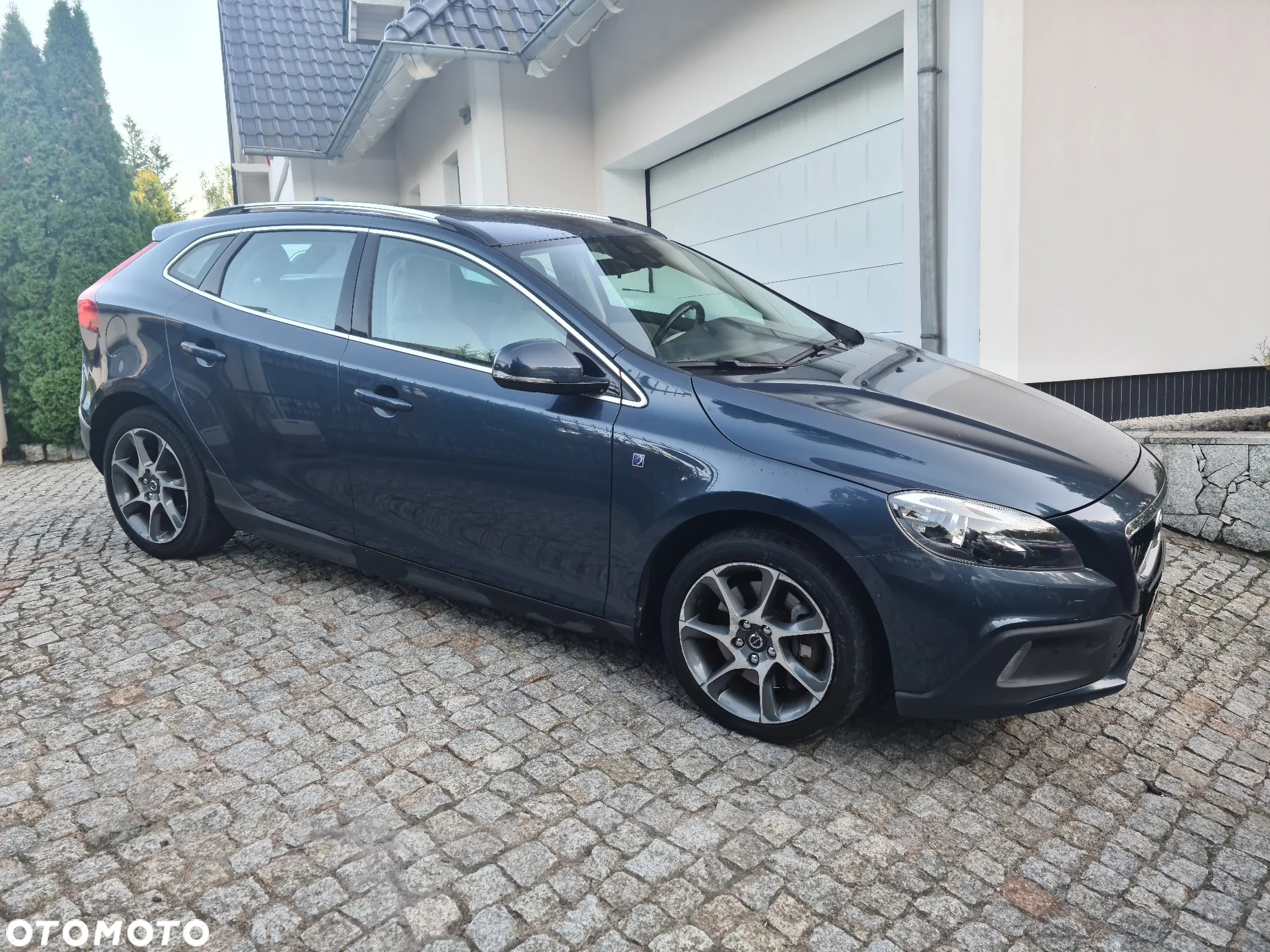 Volvo V40 D2 Drive-E R-Design Momentum - 24