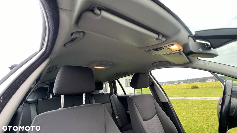 BMW Seria 3 320i - 28