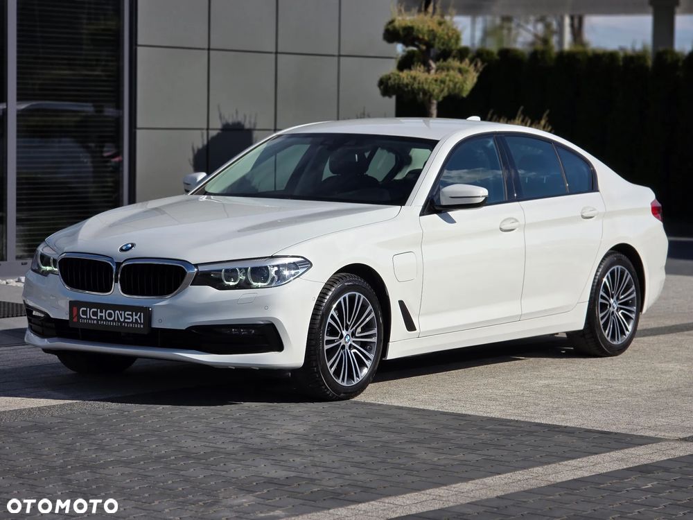 BMW Seria 5 530e iPerformance xDrive Sport Line sport - 36