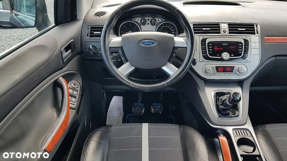 Ford Kuga 2.0 TDCi 4x4 Titanium - 16