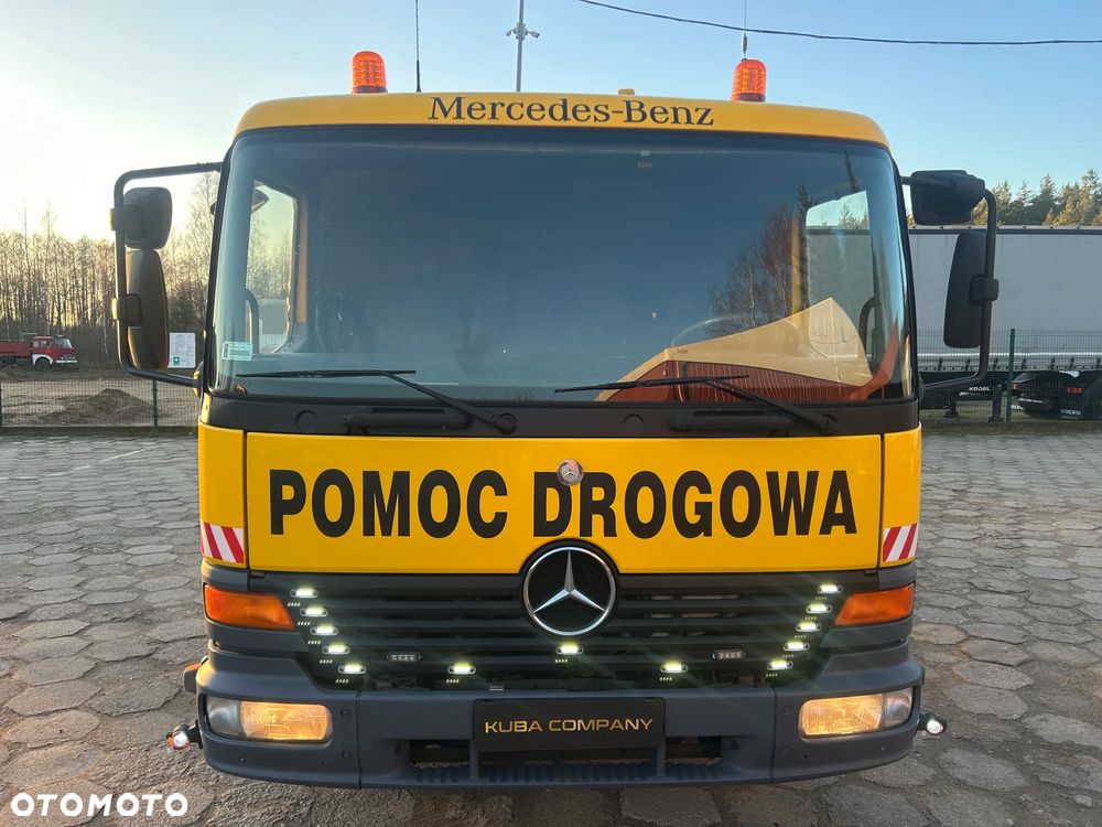 Mercedes-Benz ATEGO 815 LAWETA NA 2 AUTA / WCIĄGARKA Z PILOTEM / POMOC DROGOWA Z NAJAZDAMI / BARDZO ŁADNY STAN / OŚWIETLENIE OSTRZEGAWCZE / KABINA SYPIALNA !! - 3