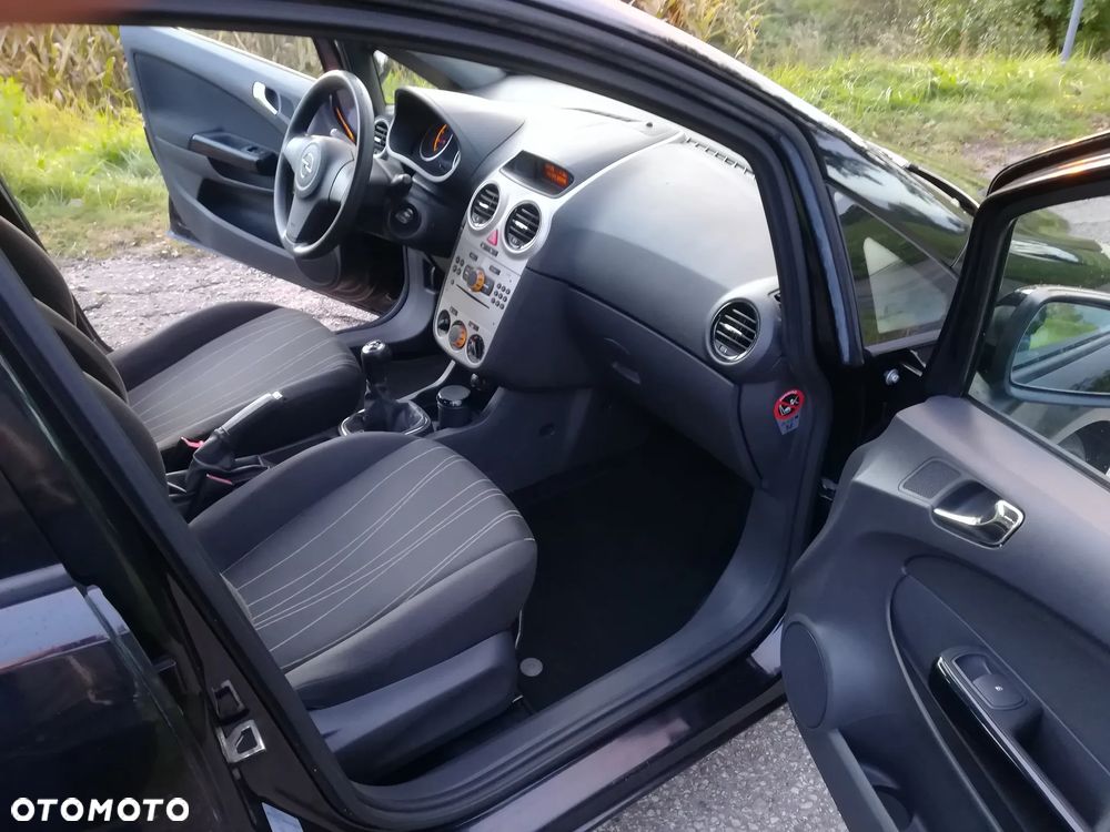 Opel Corsa 1.2 16V Cosmo - 11