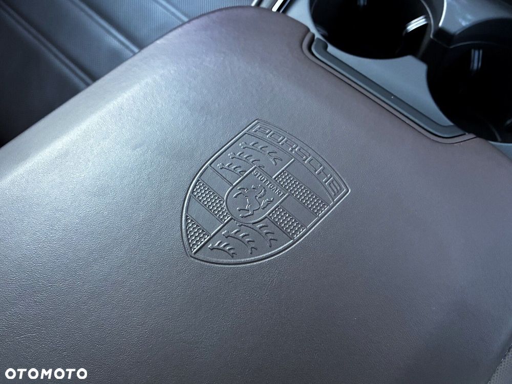 Porsche Panamera - 36