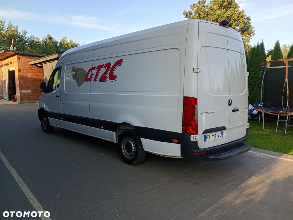 Mercedes-Benz Sprinter - 4