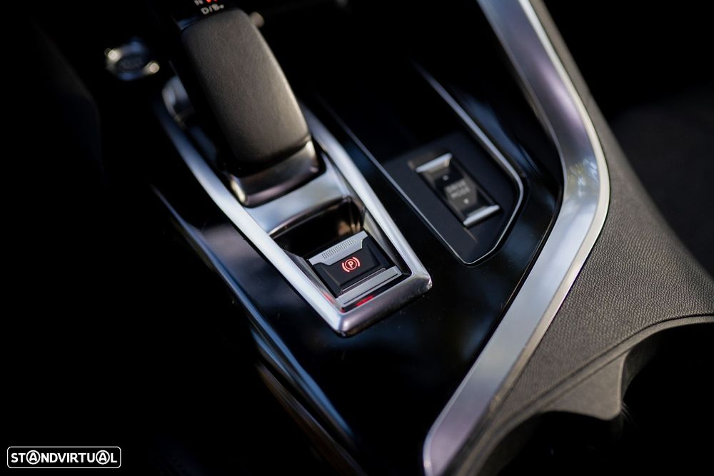 Peugeot 3008 1.6 Hybrid Allure e-EAT8 - 56