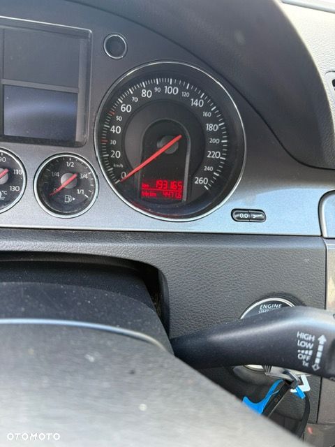 Volkswagen Passat 2.0 TDI DPF DSG Trendline - 12