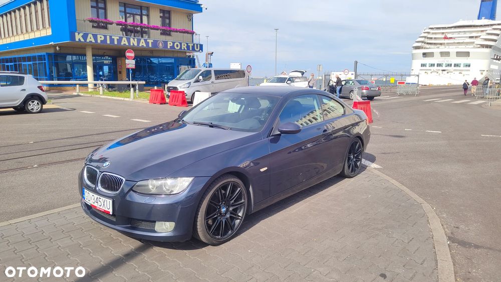BMW Seria 3 325i - 1
