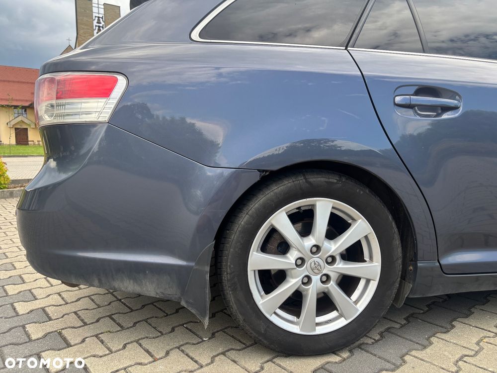 Toyota Avensis 2.0 D-4D Premium - 24