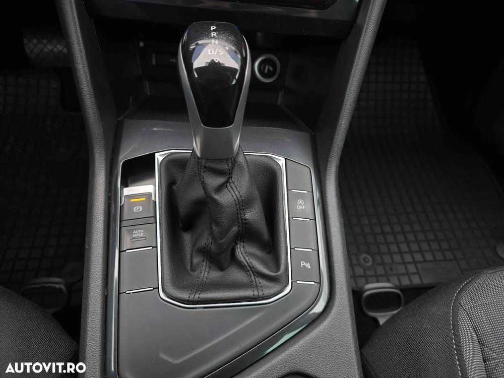 Volkswagen Tiguan - 12