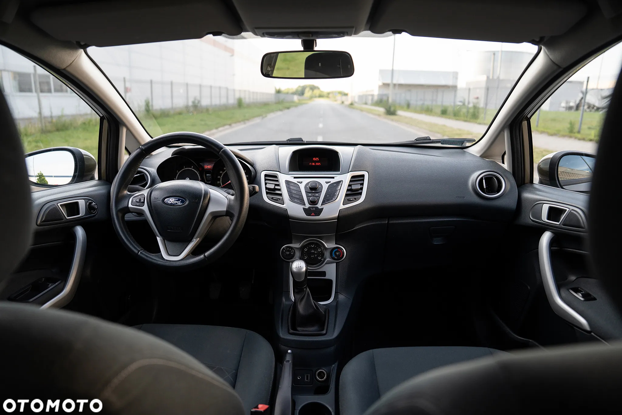 Ford Fiesta 1.4 Trend - 12