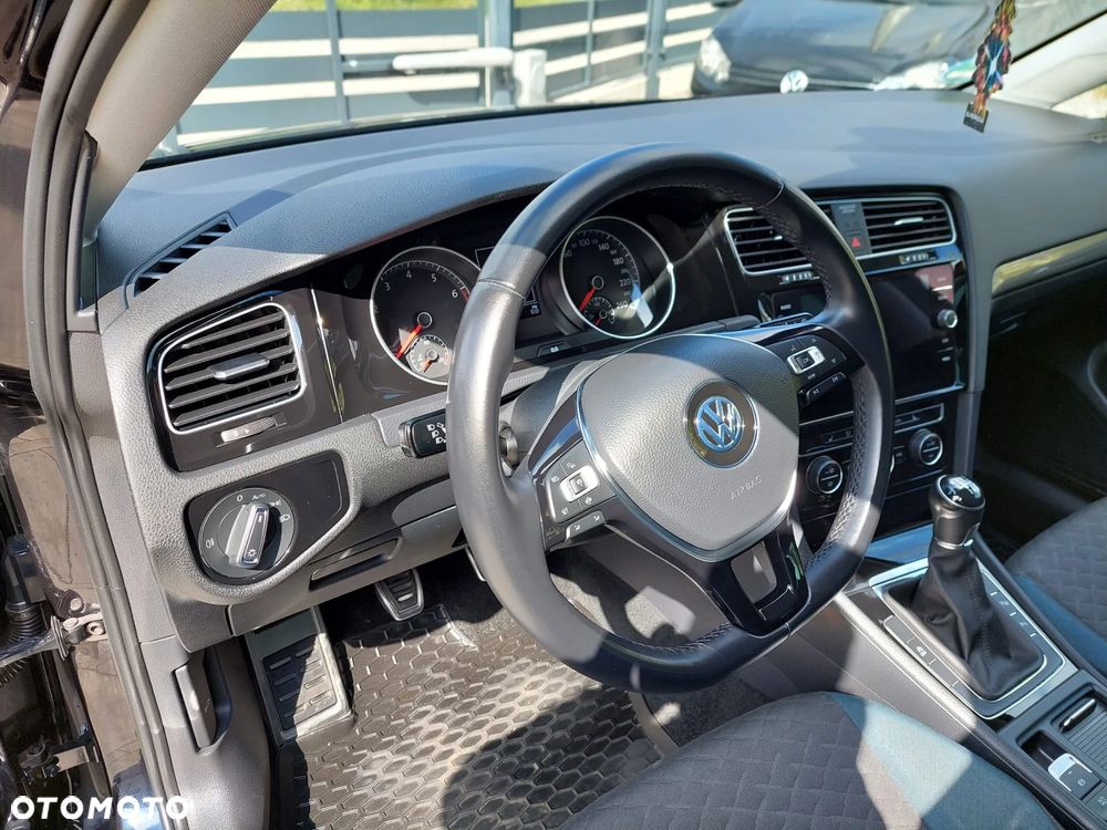 Volkswagen Golf 1.5 TSI BMT Evo IQ Drive - 11