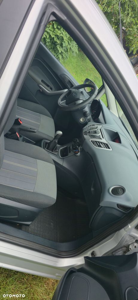 Ford Fiesta 1.25 Ambiente - 27