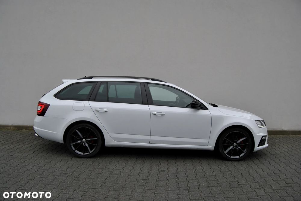 Skoda Octavia Combi 2.0 TDI DSG RS - 7