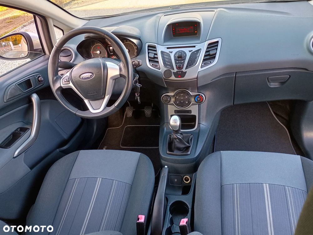 Ford Fiesta - 15