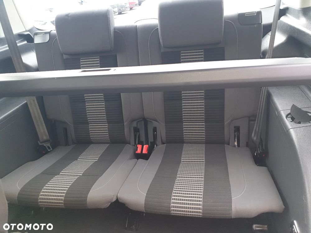 Volkswagen Touran 1.6 United - 11