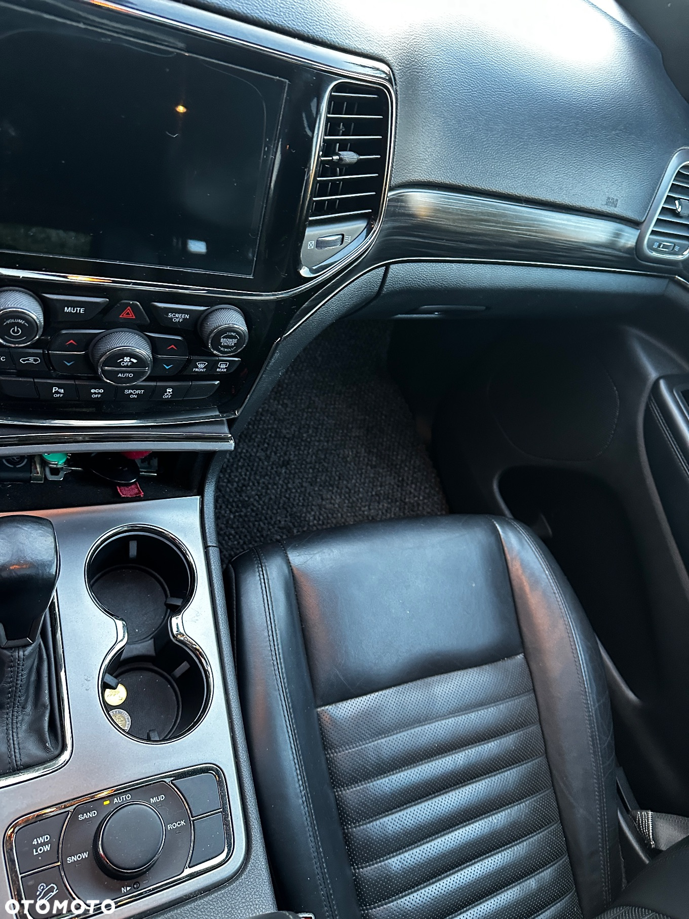 Jeep Grand Cherokee 5.7 V8 HEMI Summit - 13