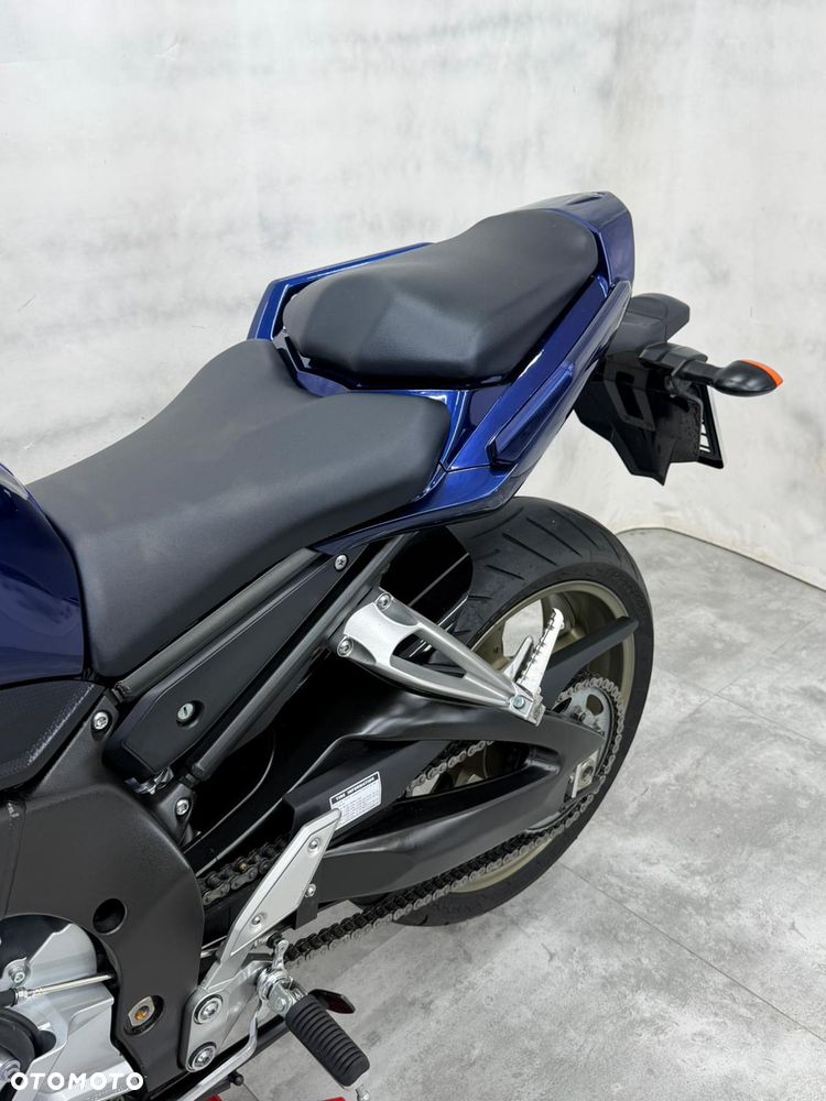 Yamaha FZ - 22