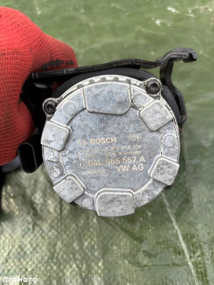 Vw Skoda Audi pompa pompka wody 04L965567A BOSCH - 5