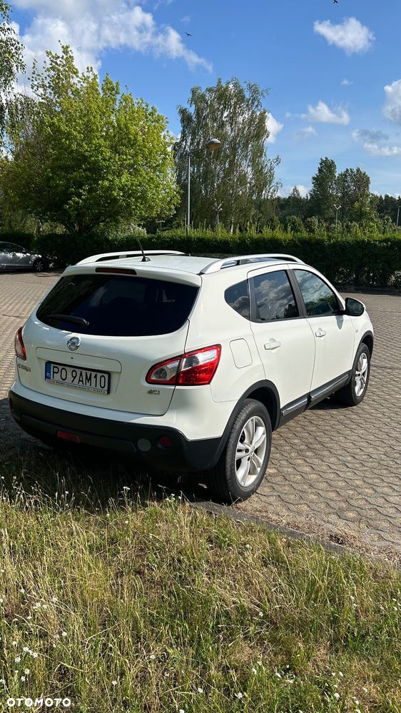 Nissan Qashqai 1.6 DCi 4x4 Tekna - 4
