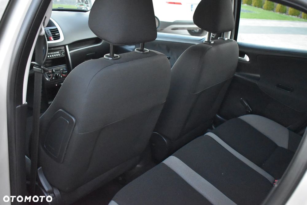 Peugeot 207 75 Urban Move - 18