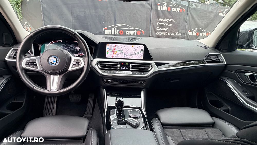 BMW Seria 3 330e Aut. Sport Line - 11