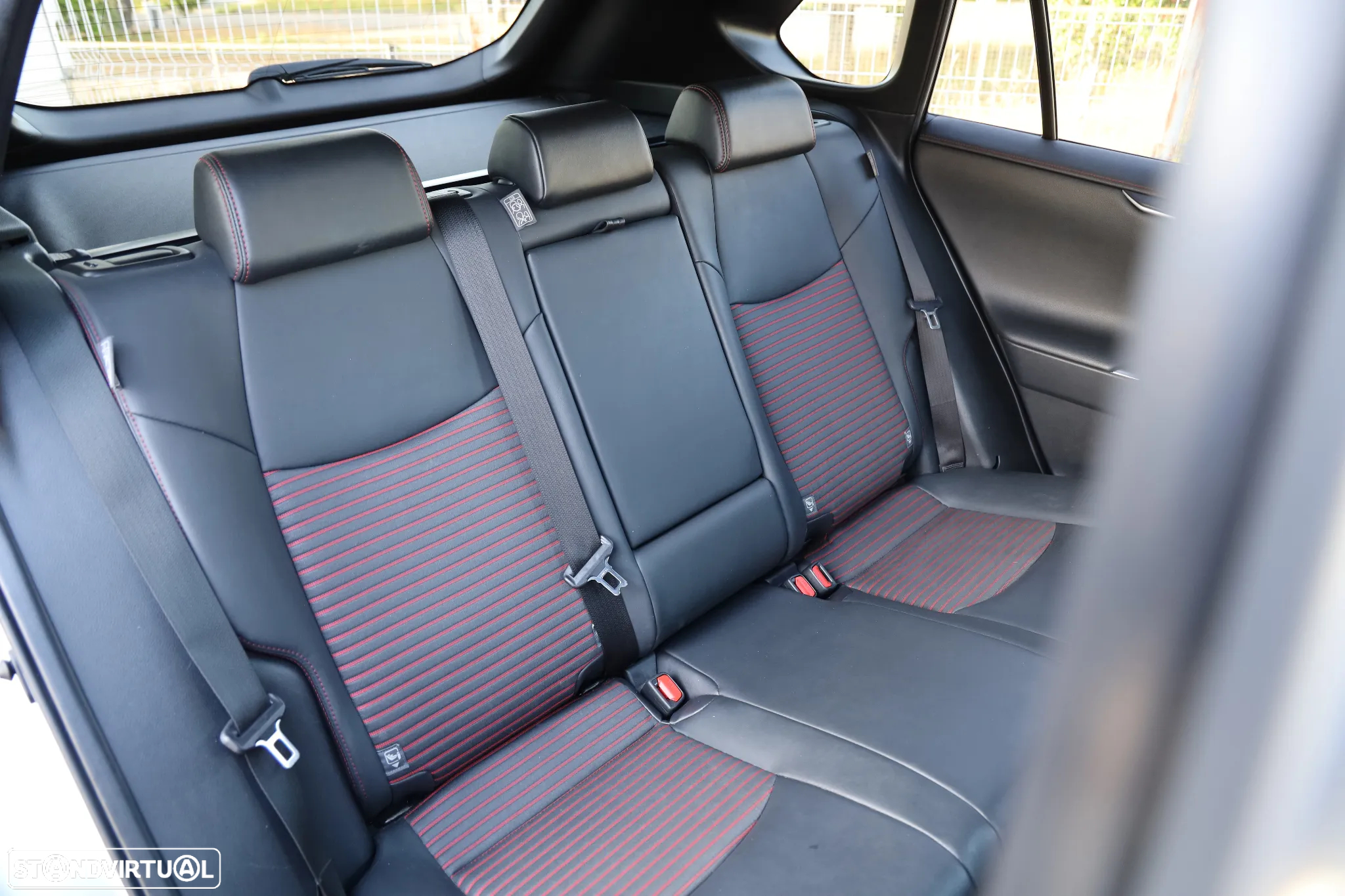 Toyota RAV4 2.5 HDF Exclusive +P.Luxury AWD-i - 4