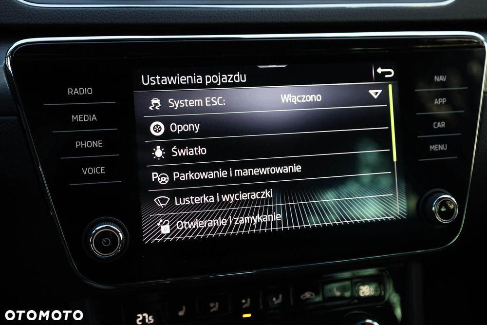 Skoda Superb 2.0 TDI SCR Style DSG - 20