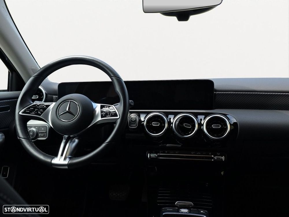 Mercedes-Benz A 250 Limousine - 13