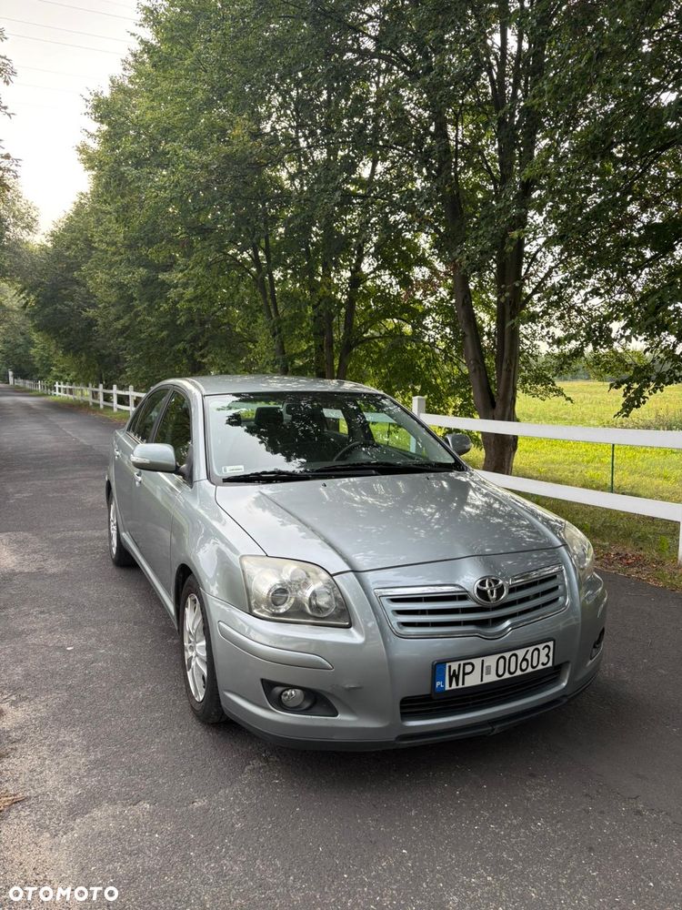 Toyota Avensis 2.0 D-4D Luna - 15